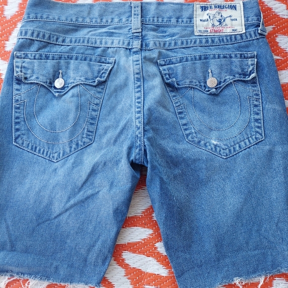 True Religion Cut-Off Jeans Shorts Men sz 36 Medium Fade - Picture 7 of 9